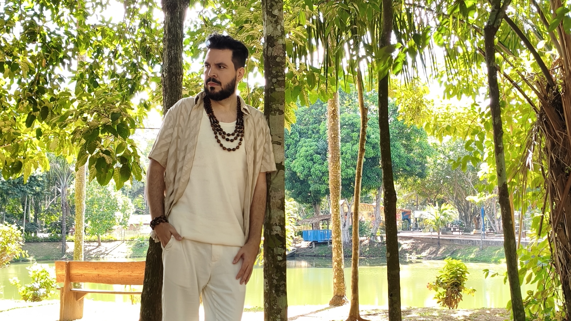 Artista acreano transforma locais históricos de Rio Branco em cenário de dor e beleza